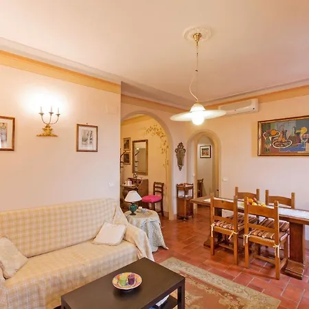 Santo Agostino Apartment *